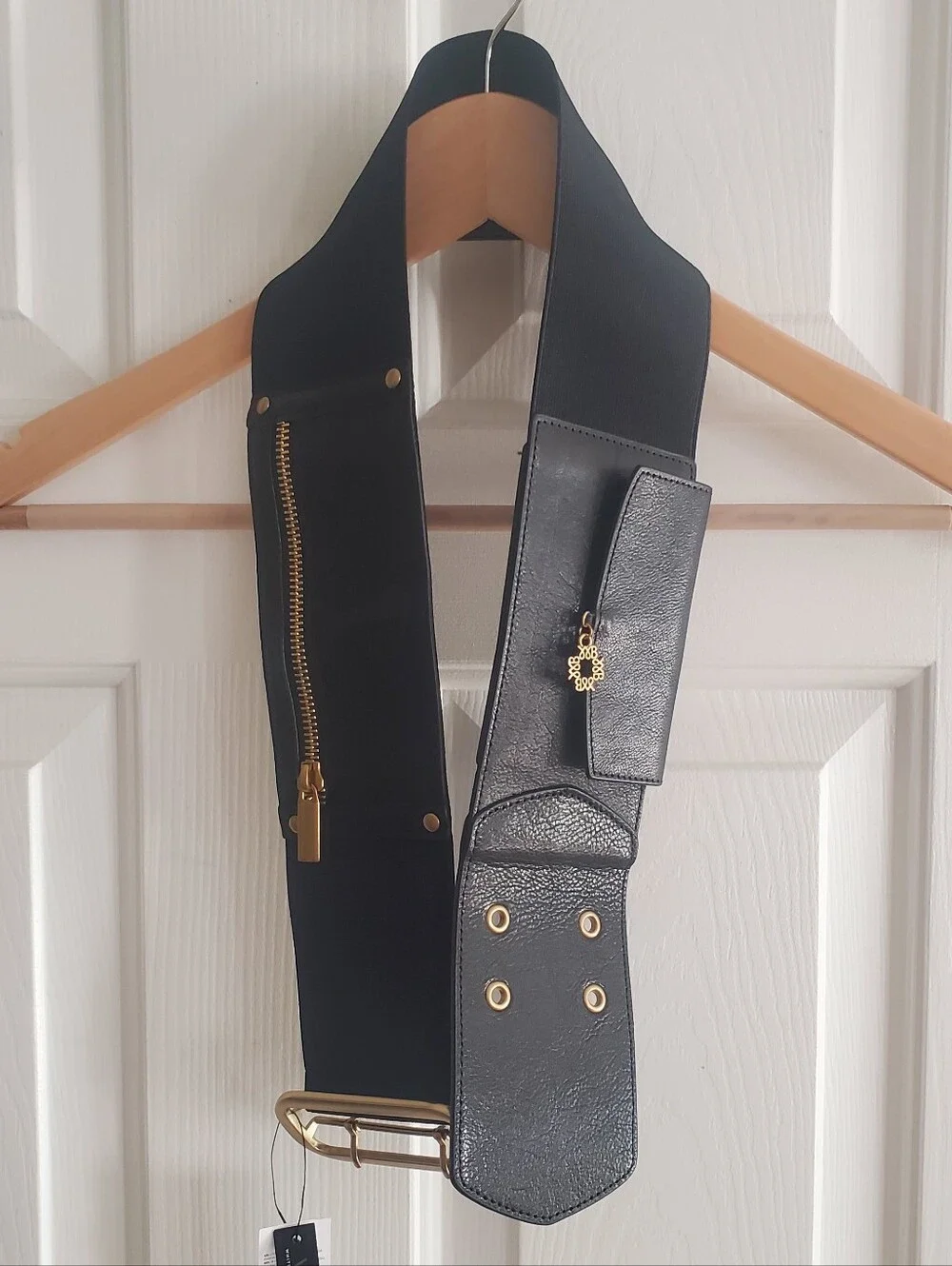 White House Black Market (WHBM) Leather & Elastic Utility Belt Size Small NEW